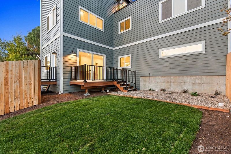 4th image of 5812 57th Avenue NE
