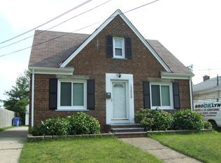 13809 Thornhope Rd, Cleveland, OH 44135