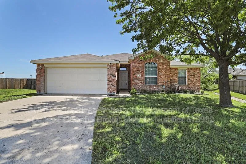 3 bed, 2.0 bath, 1673 sqft, $2,050 — Photo 2
