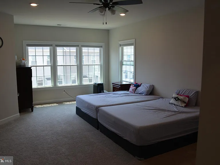 847 Stonecliffe Rd — Photo 10