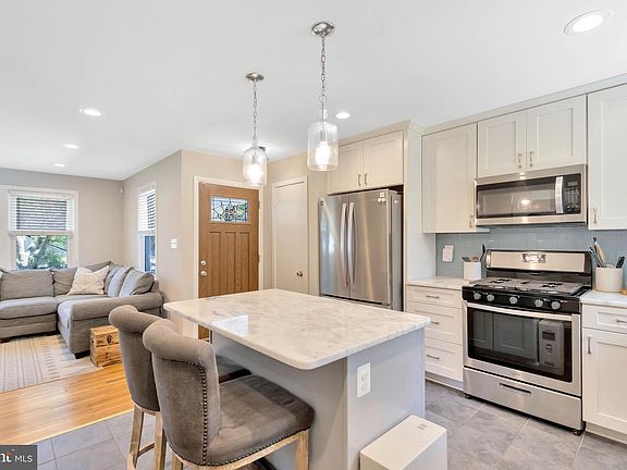 3rd image of 1200 Parrish Dr