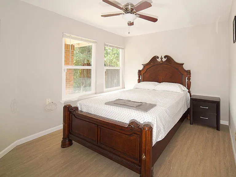 9313 Hoyleton Way — Photo 10