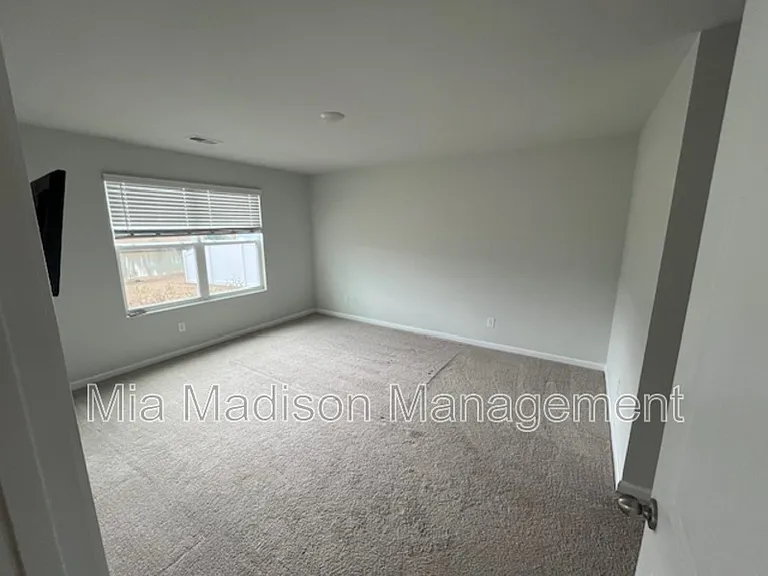 214 Barbados Rd — Photo 10