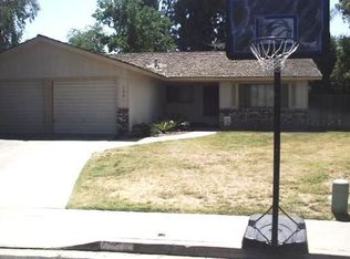 1345 W Seeger Ct, Visalia, CA