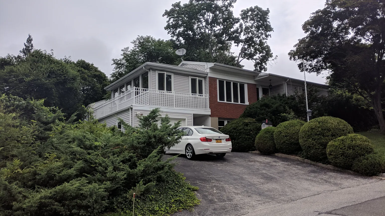 21 Florence Ave photo 1