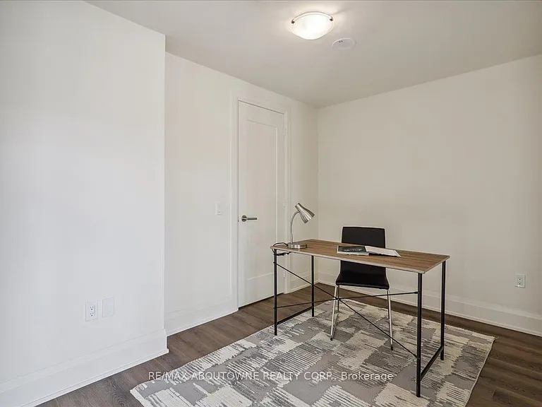 509 Dundas St W #103 — Photo 12