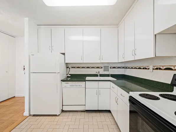 7855 Blvd East image 6 of 25