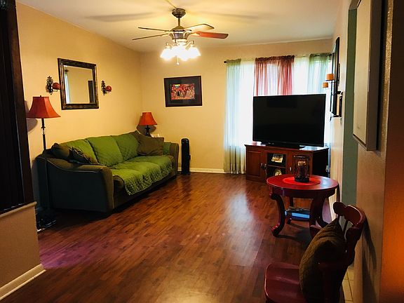 3rd image of 1515 E Fordyce Ave