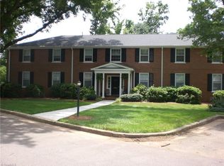 2680 Grosvenor Pl, Winston Salem, NC 27106