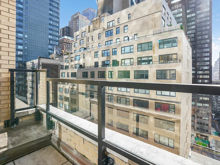 330 W 58th St #16D — Photo 8