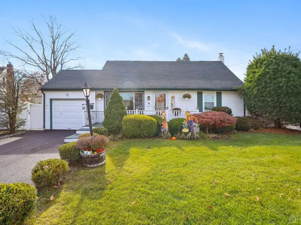 4 Pine Tree Dr, Colonia, NJ 07067