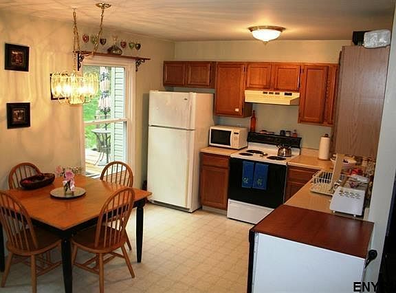 5th image of 5 Riverview Dr
