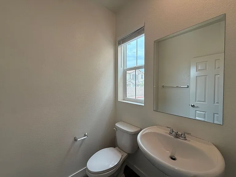 24159 Verin St — Photo 6