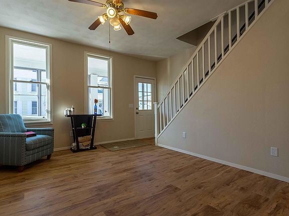 4th image of 2740 Elm St