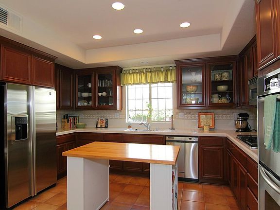 5th image of 850 Belmont Ln