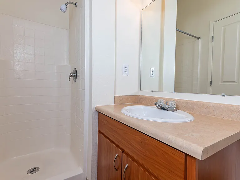 Center Pointe | Bathroom 1