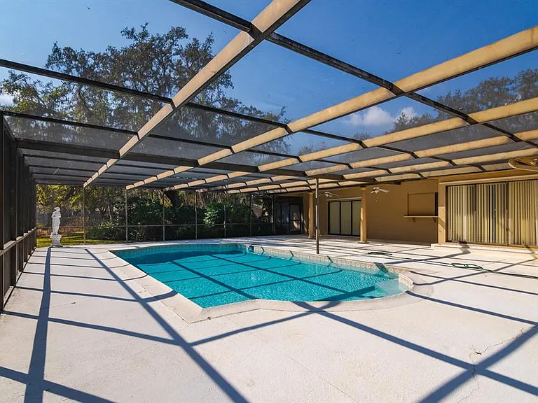 10206 Lakeview Dr — Photo 40