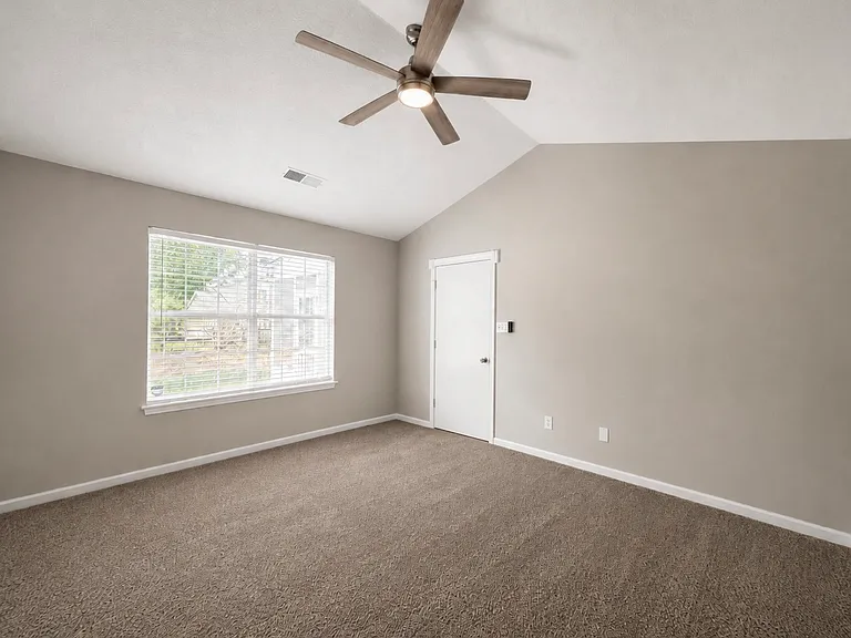 13505 Bolingbrook Ln — Photo 7