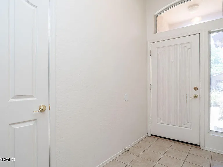 6762 W Del Mar Ln — Photo 4