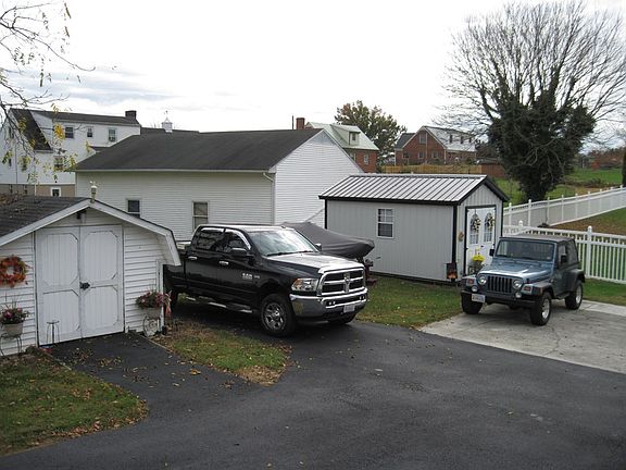 5th image of 15 Cove Hills Ln