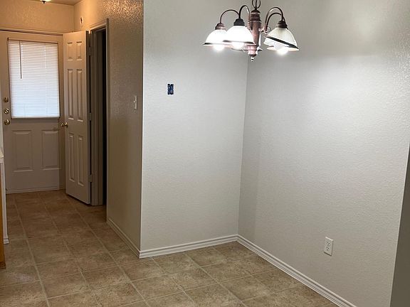 5th image of 206 Meadowview Ln APT C