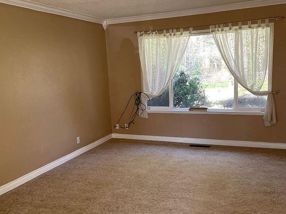 3rd image of 8623 NW Greenbriar Dr