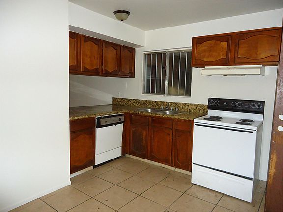 2nd image of 5126 Gray Ln APT B