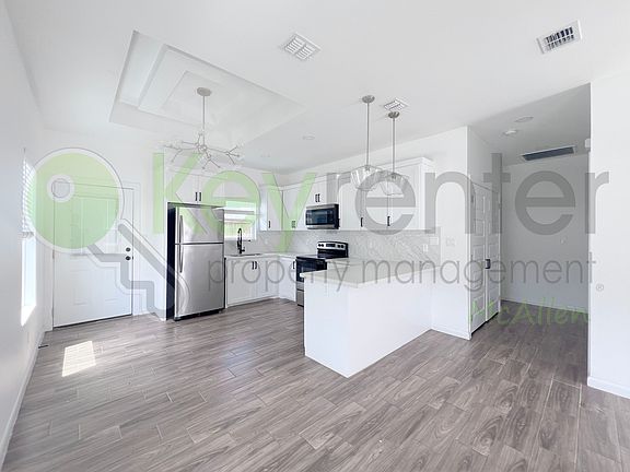 2nd image of 1000 N Woodson Ave #2