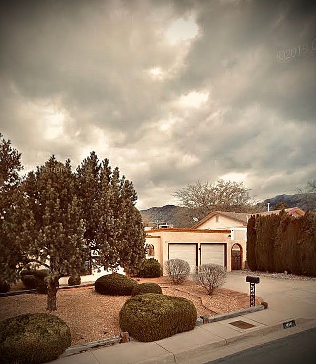 2nd image of 14101 La Cueva Ave NE