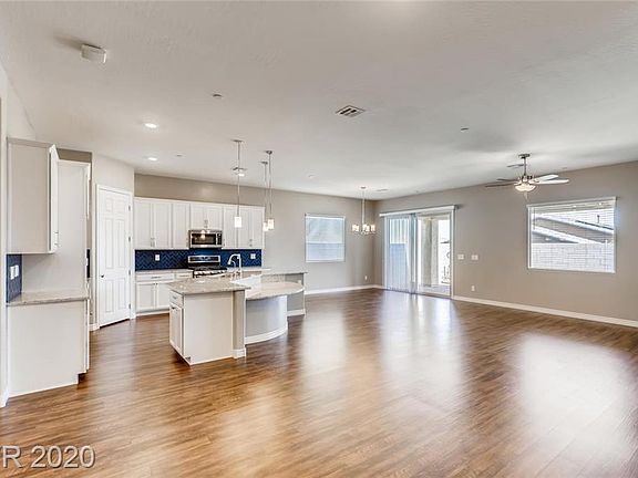 4th image of 528 Open Hill Ave