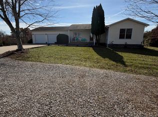 845 D E Brown Rd, Brandenburg, KY 40108