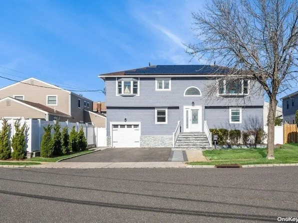 118 Stillwater Avenue, Massapequa, NY 11758