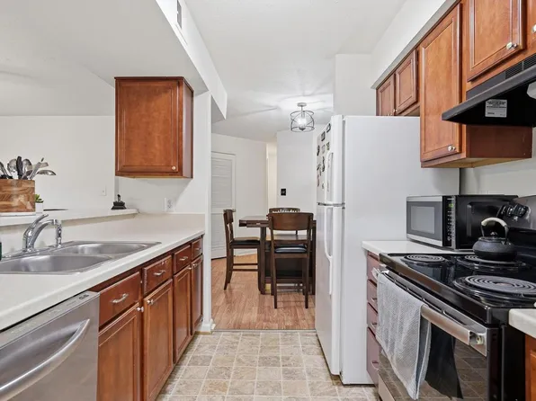 11238 Torrie Way APT J, Bealeton, VA 22712