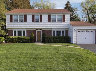20 Fair Ln, Aberdeen, NJ 07747