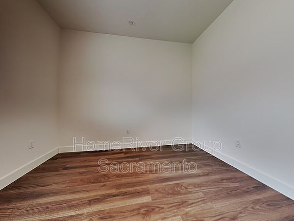 5th image of 5216 Ashbrook St