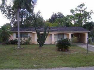 917 Hudson Ave, Lehigh Acres, FL 33936