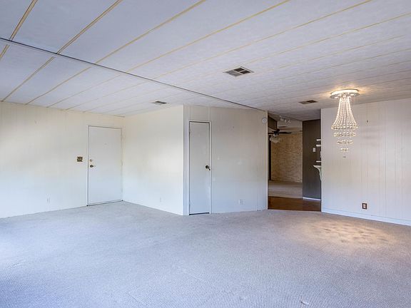 4th image of 305 S Val Vista Dr #339