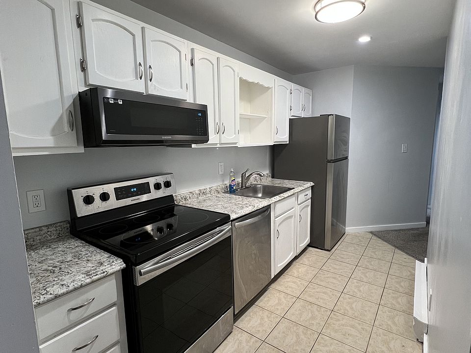 1st image of 273 Hudson Ave #2