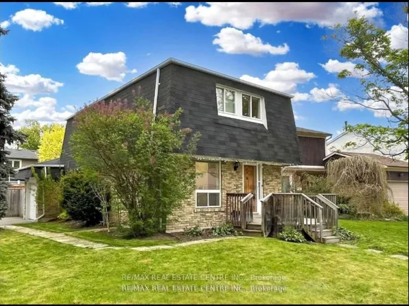 25 Ivanic Ct, Whitby, ON L1N 6E3