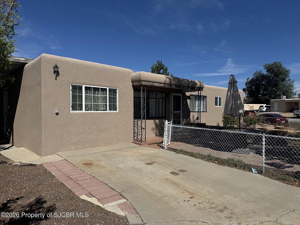 1st image of 3301 E Edgecliff Dr