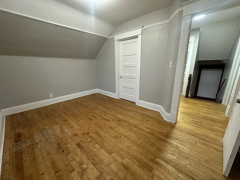 731 Park Ave — Photo 11