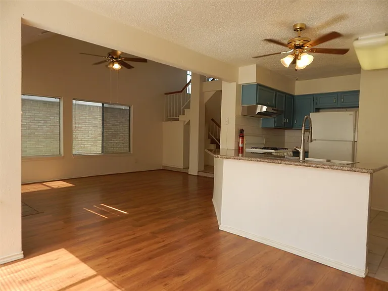 8623 Beechcrest St — Photo 18