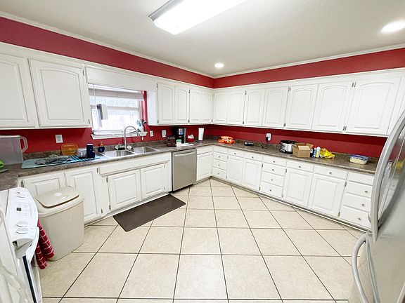 4th image of 107 Mooncrest Way
