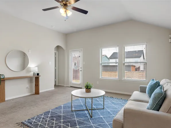 1328 Glen Garden Dr, Fort Worth, TX 76104