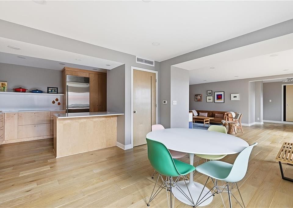 1st image of 310 W 49th St APT 805