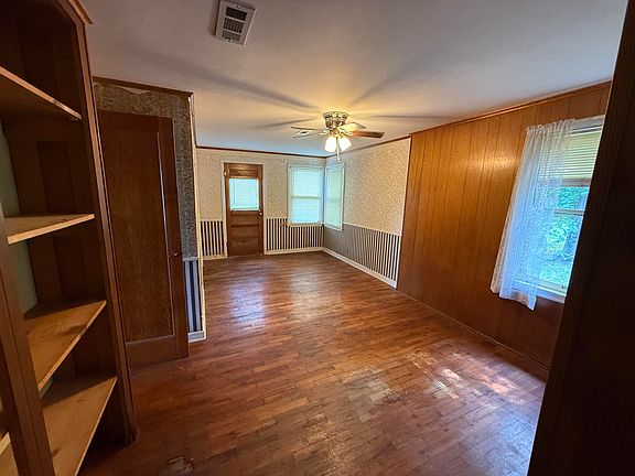 4th image of 126 W Slater St