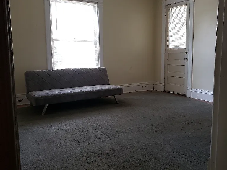402 Denver St — Photo 5