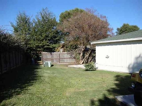3rd image of 1910 Effie Cir