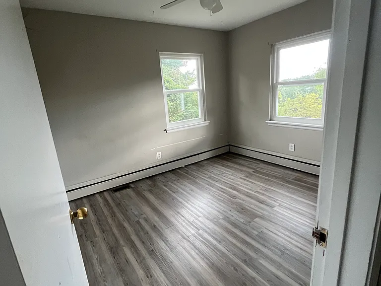 35 Orchard Ln — Photo 4