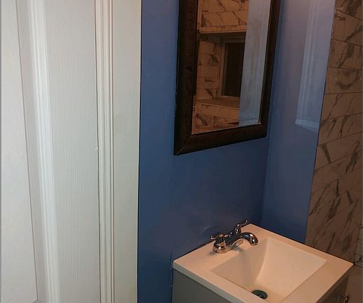 3rd image of 642 Highland Ave SE #A